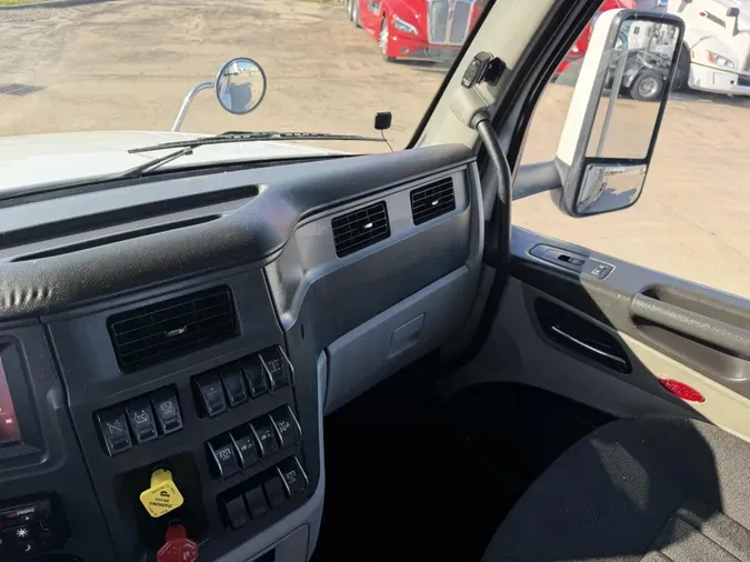 2023 Peterbilt 567