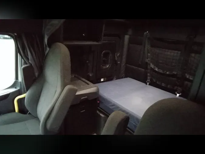 2023 Freightliner Cascadia 126