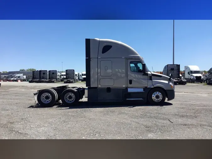 2022 Freightliner Cascadia 126
