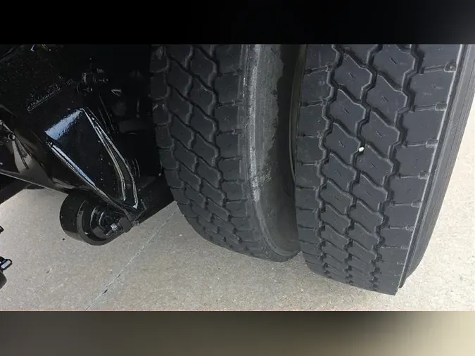 2019 FREIGHTLINER M2-106