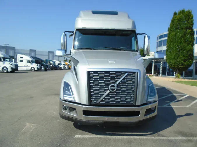 2020 Volvo VNL64T760