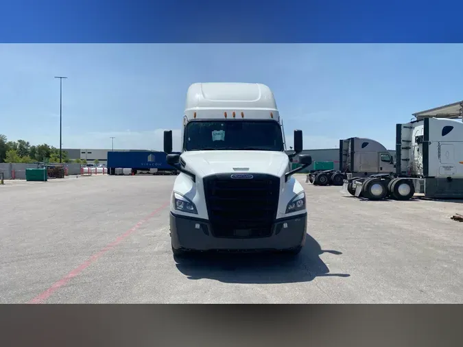 2022 Freightliner Cascadia 126