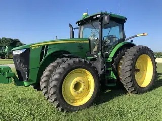 2016 John Deere 8320R