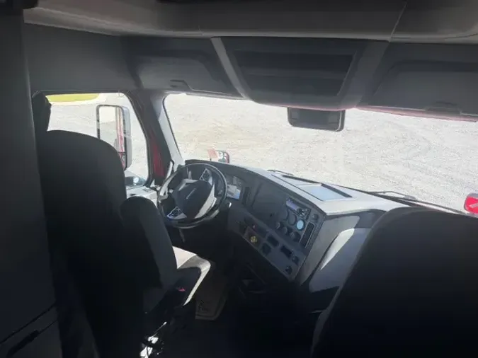 2022 FREIGHTLINER CA116