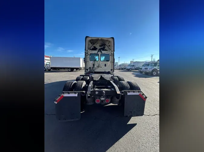 2016 FREIGHTLINER/MERCEDES CASCADIA 125