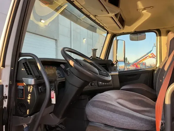 2019 VOLVO VNL64TRACTOR4701fcf4fb6149e053648c0e91a6e4cf