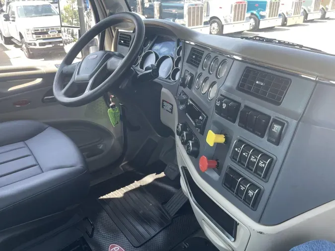2022 Peterbilt 567