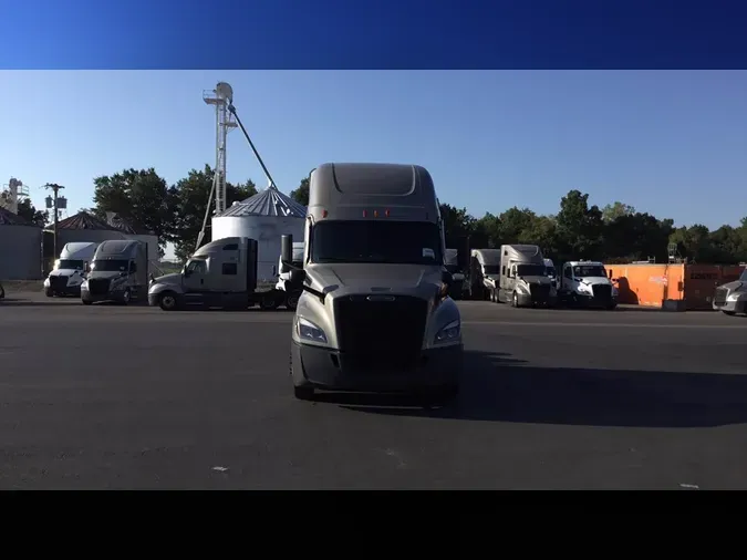 2025 Freightliner Cascadia 126