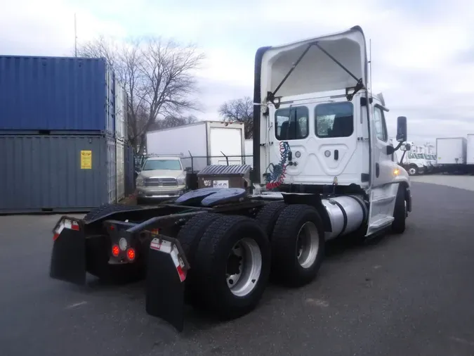 2018 FREIGHTLINER/MERCEDES CASCADIA 125