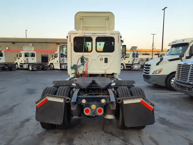 2014 FREIGHTLINER/MERCEDES CASCADIA 113