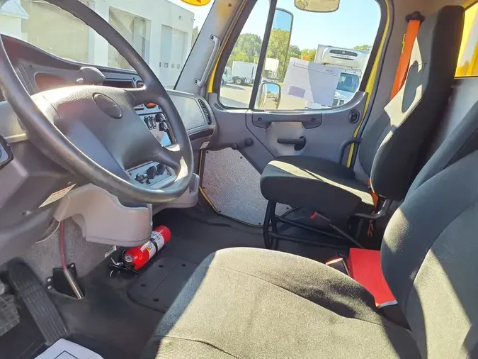 2017 FREIGHTLINER/MERCEDES M2 1064706665781c8eb276fd4f98187d3e18c