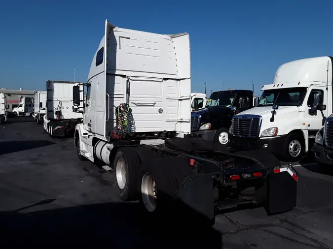 2017 VOLVO VNL64T 670