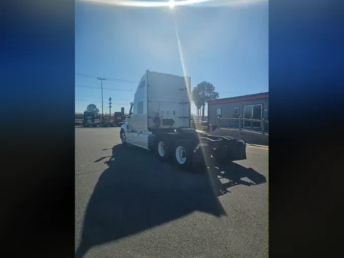 2019 NAVISTAR INTERNATIONAL LT625 SLPR CAB