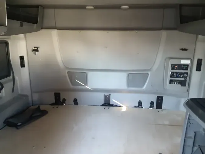 2019 NAVISTAR INTERNATIONAL LT625 SLPR CAB