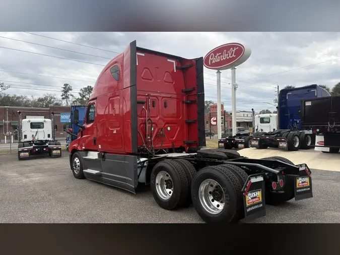 2022 Freightliner Cascadia
