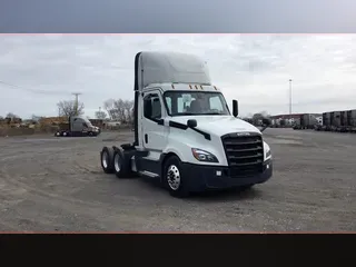 2020 Freightliner Cascadia 126