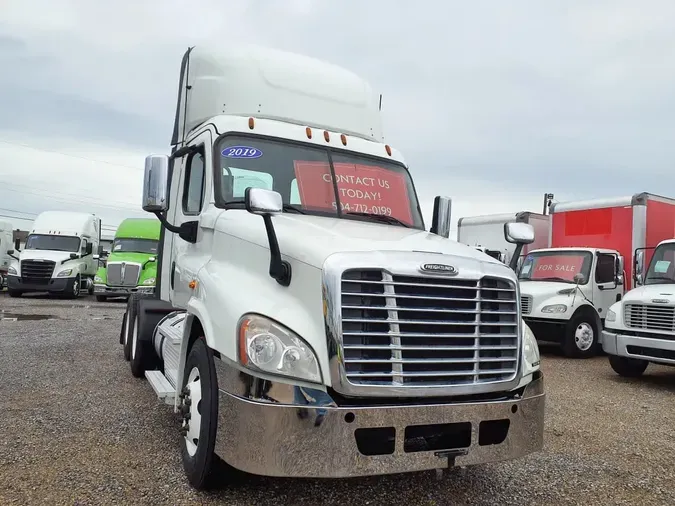 2019 FREIGHTLINER CASCADIA 125