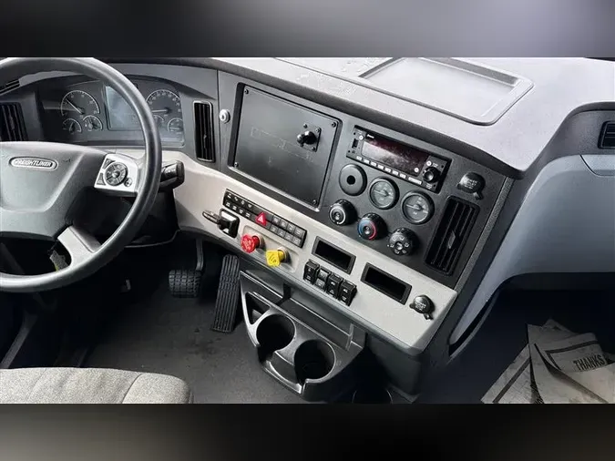2022 FREIGHTLINER CA126