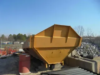 2004 CATERPILLAR 725