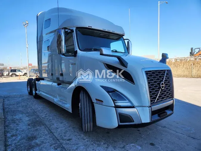 2020 VOLVO VNL64T760