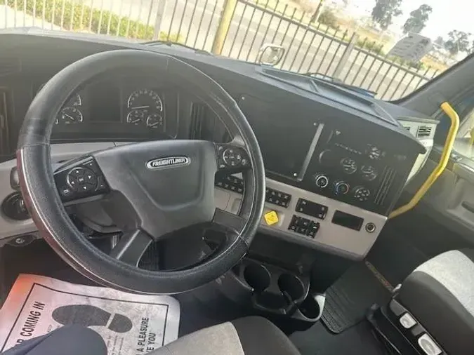 2022 Freightliner Cascadia