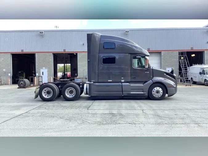 2022 Volvo VNL860