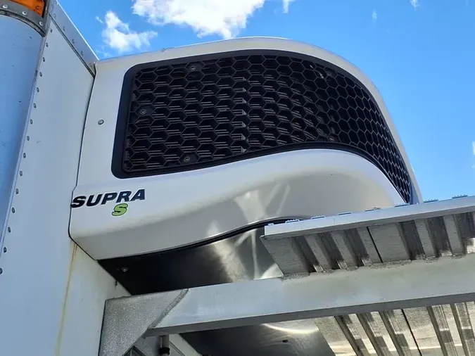 2021 FREIGHTLINER/MERCEDES M2 106