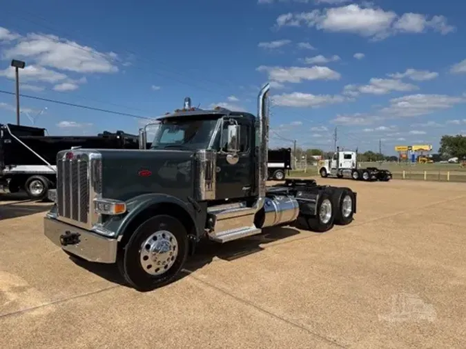2027 PETERBILT 589