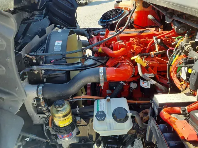 2019 FREIGHTLINER M2 106