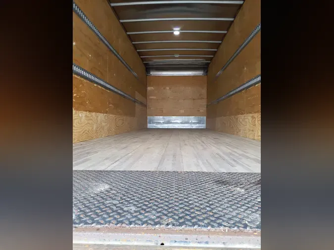 2020 FREIGHTLINER/MERCEDES M2 106