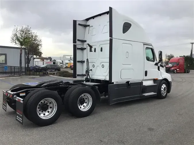 2021 FREIGHTLINER CA126