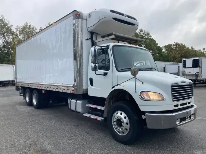 2017 FREIGHTLINER/MERCEDES M2 106