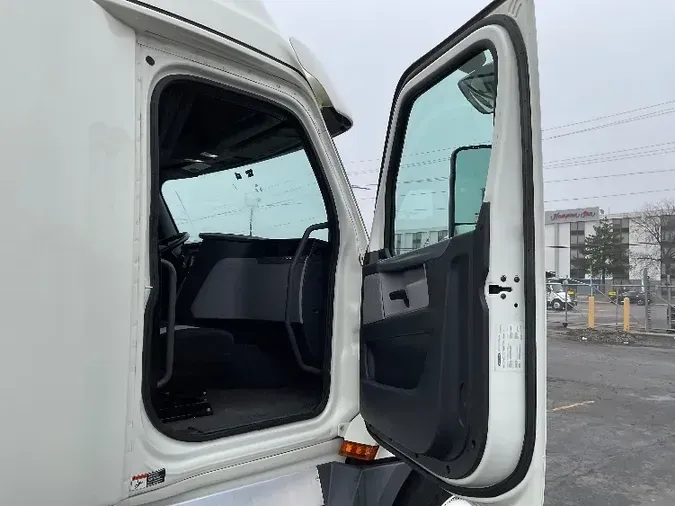 2019 Freightliner T12664ST