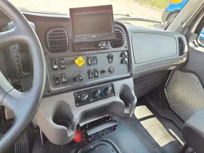 2021 FREIGHTLINER M2 106