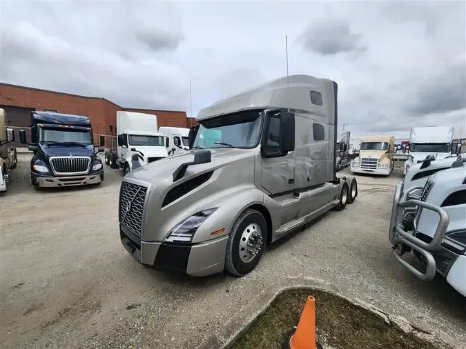 2021 VOLVO VNL760473590f6de37fc80d5131129f9f6f986