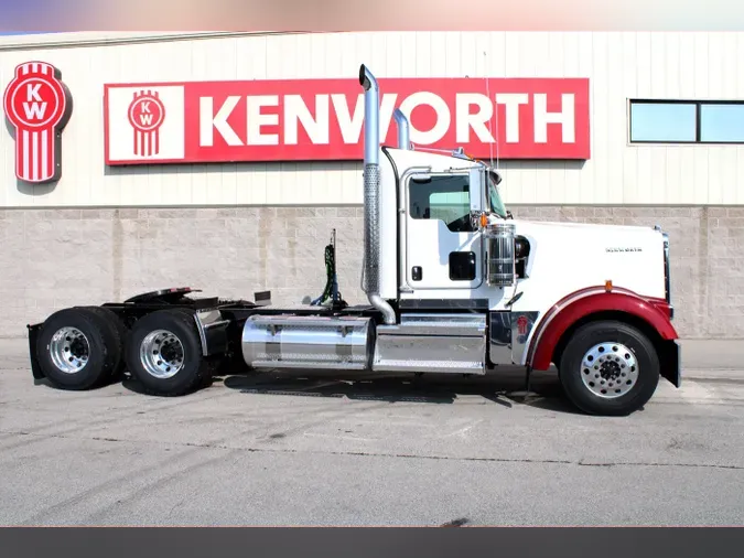 2025 Kenworth W900L