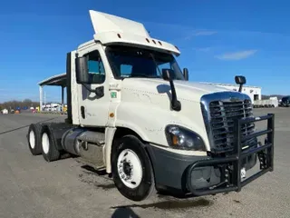 2018 Freightliner X12564ST