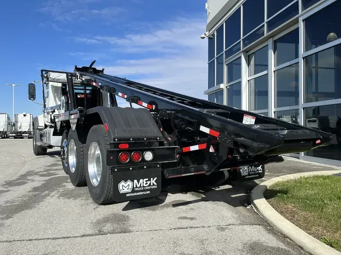 2026 MACK GR64F