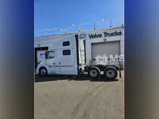 2024 VOLVO VNL64T860