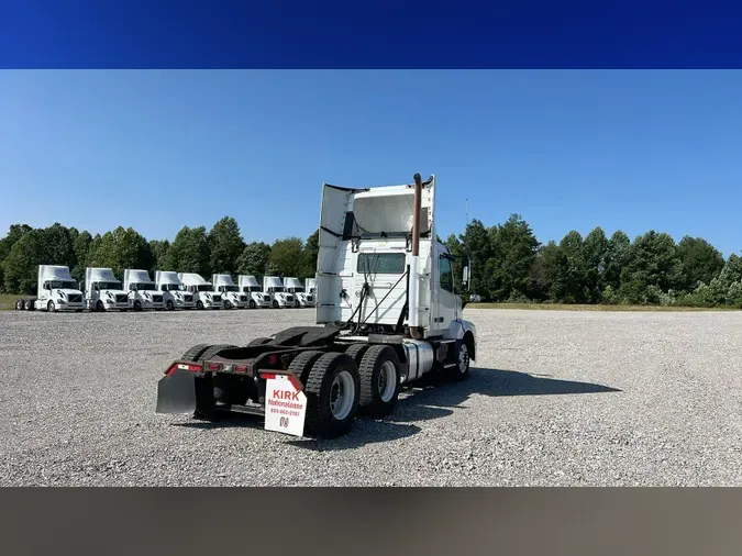 2016 Volvo VNL300