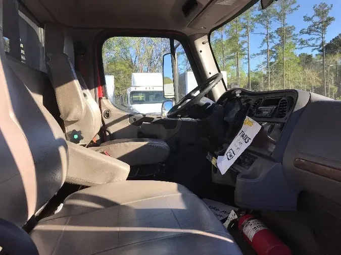 2015 FREIGHTLINER M2