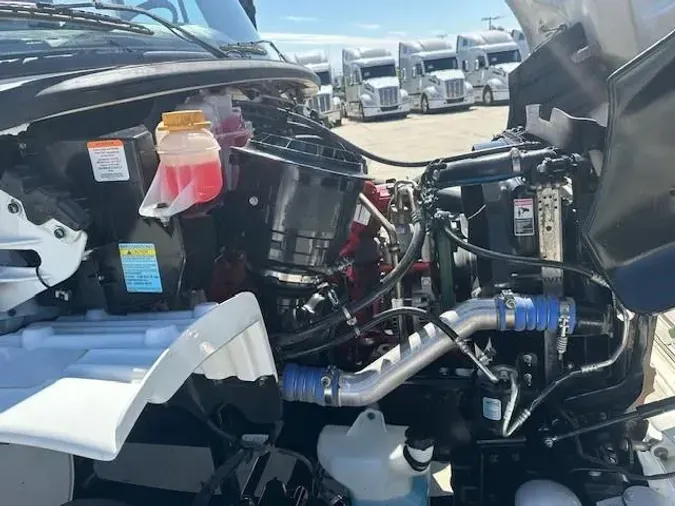 2019 Freightliner Business Class M2 106