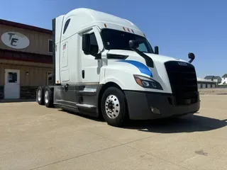 2022 Freightliner Cascadia 126