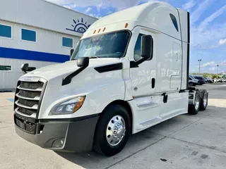 2020 Freightliner Cascadia 126