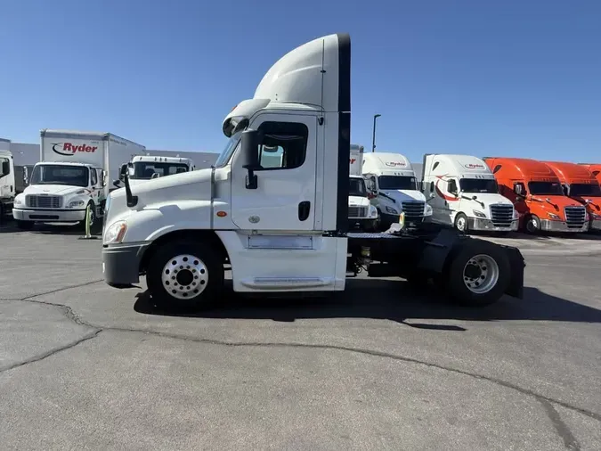 2020 FREIGHTLINER/MERCEDES CASCADIA 125