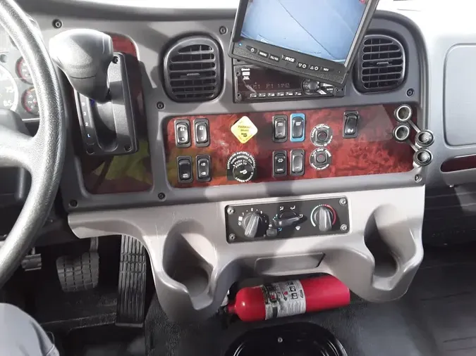 2020 FREIGHTLINER/MERCEDES M2 106474e85fb391caca19dad0d58f905f481