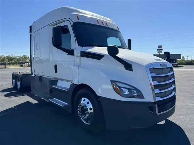 2019 FREIGHTLINER CA126