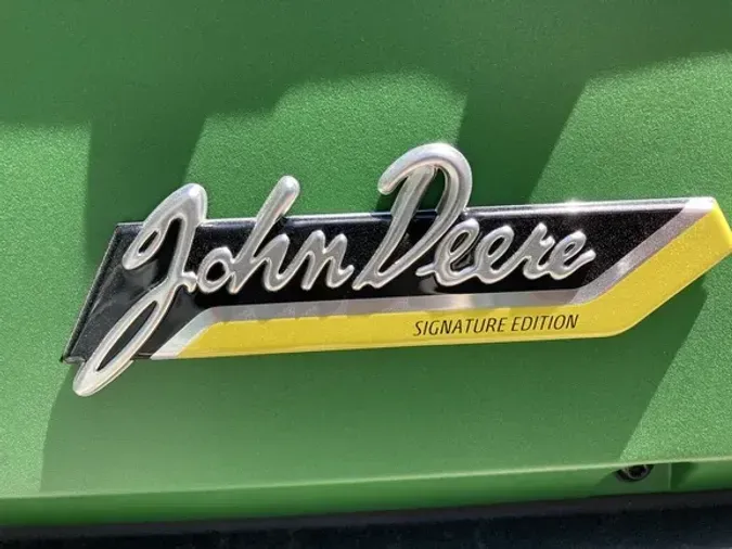 2022 John Deere 835R Signature Edition
