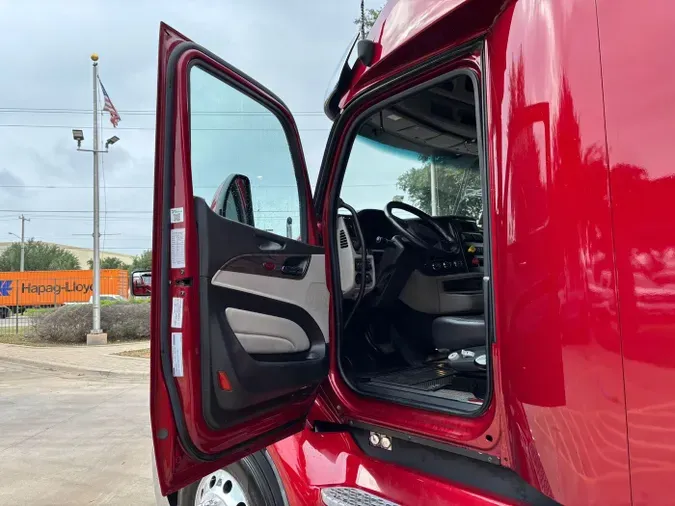 2023 Peterbilt 579