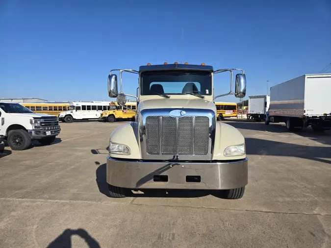 2018 Peterbilt 337